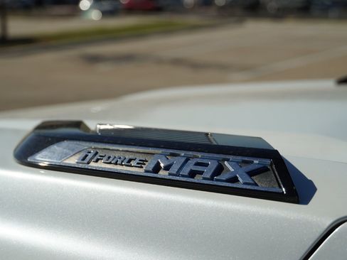 Used 2024 Toyota Tundra Limited image 9