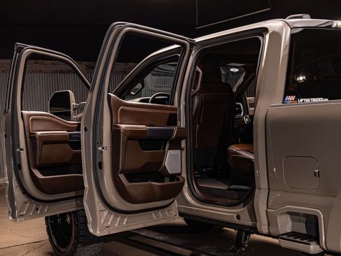 Used 2026 Ford F250 King Ranch w/ Chrome Package image 32