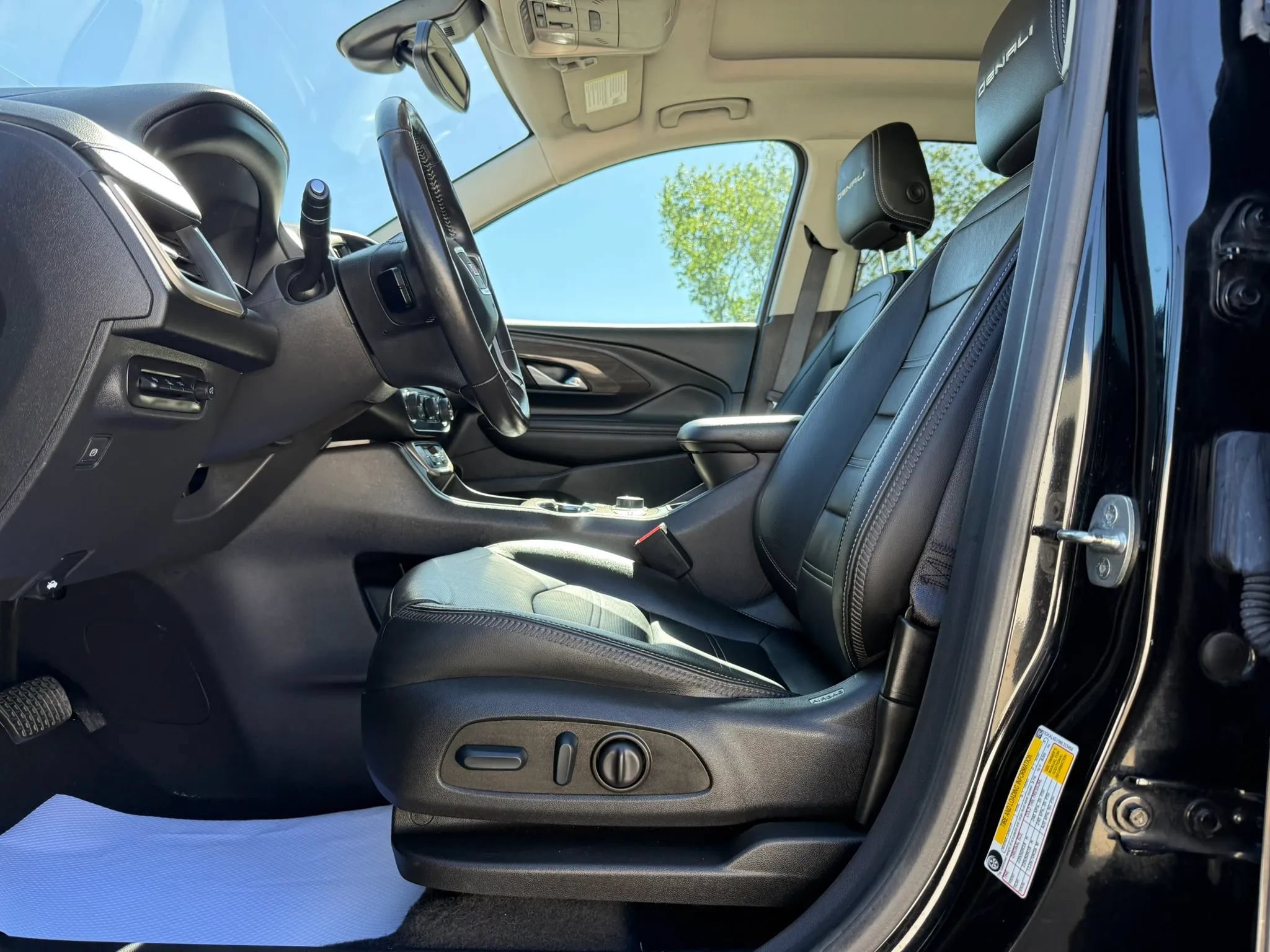 Used 2022 GMC Terrain Denali w/ LPO, Floor Liner Package AWD/4WD image 19