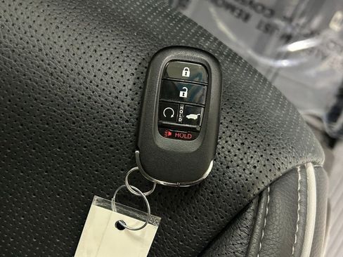 Used 2025 Honda Pilot Elite image 31