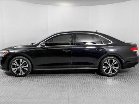 Used 2022 Volkswagen Passat 2.0T SE image 3