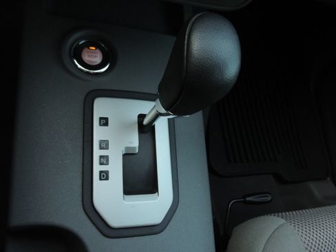 Used 2020 Nissan Frontier SV w/ Midnight Edition Floor Mats RWD image 25