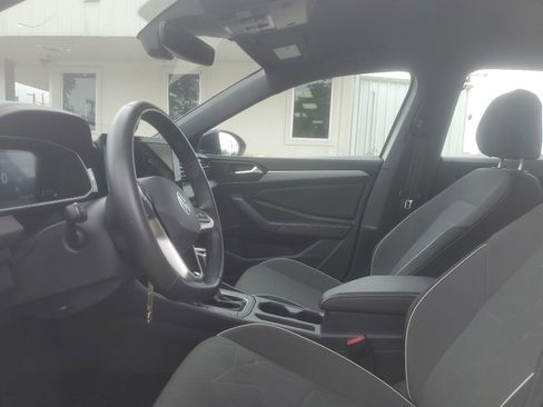 Used 2025 Volkswagen Jetta Sport FWD image 8