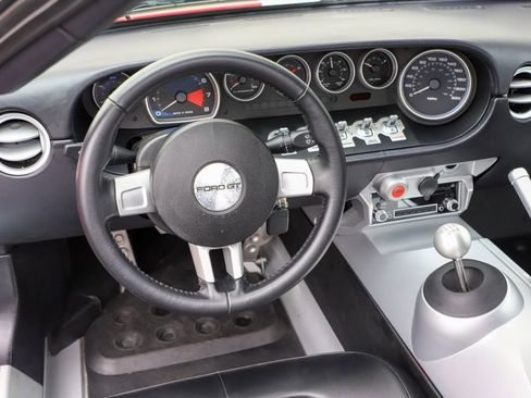 Used 2006 Ford GT RWD image 24