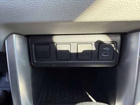 Used 2023 Toyota Corolla Cross L image 24