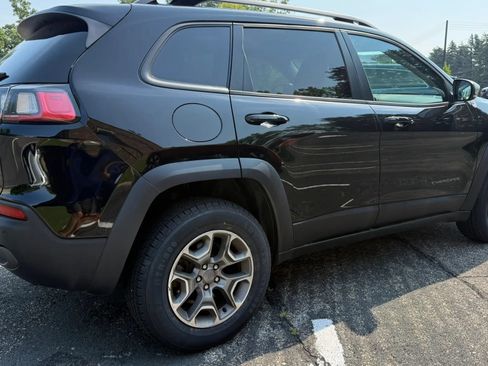 Used 2020 Jeep Cherokee Trailhawk w/ Comfort/Convenience Group AWD/4WD image 11