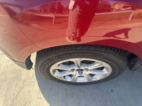 Used 2018 Ford EcoSport SE image 2