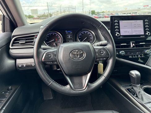 Used 2023 Toyota Camry SE image 11