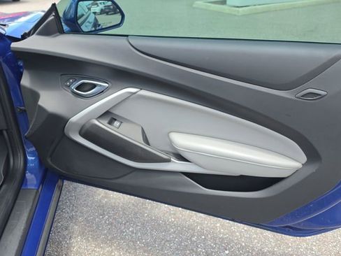 Used 2021 Chevrolet Camaro LT RWD image 9