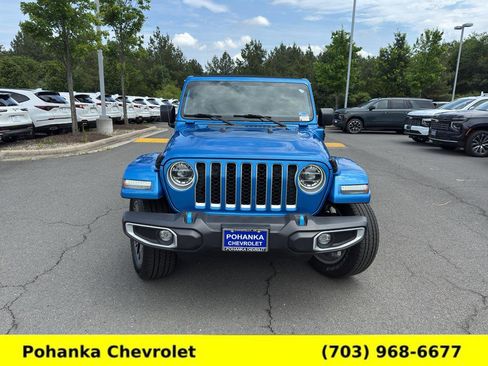 Used 2022 Jeep Wrangler Unlimited Sahara w/ Cold Weather Group AWD/4WD image 2
