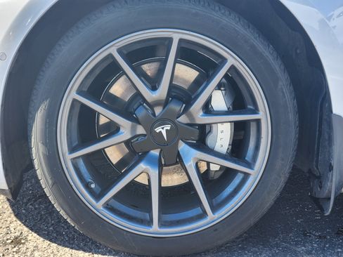 Used 2022 Tesla Model 3 Long Range image 32