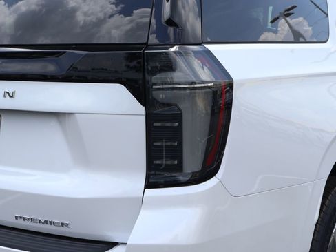 New 2025 Chevrolet Suburban Premier image 9