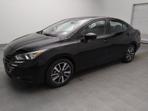 Used 2023 Nissan Versa SV FWD image 2