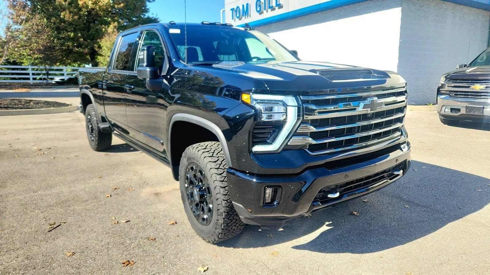 Used 2024 Chevrolet Silverado 2500 High Country w/ High Country Premium Package AWD/4WD image 8