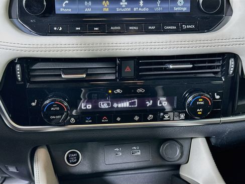 Used 2023 Nissan Rogue SL w/ SL Premium Package FWD image 23