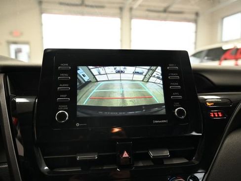 Used 2022 Toyota Camry SE image 17