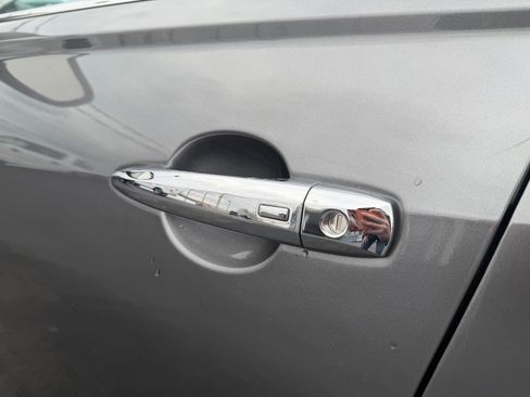 Used 2025 Nissan Altima 2.5 SV image 9