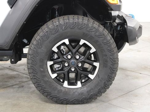Used 2024 Jeep Wrangler Unlimited Rubicon 4xe AWD/4WD image 14