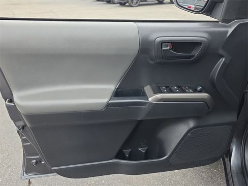 Used 2022 Toyota Tacoma SR5 image 20