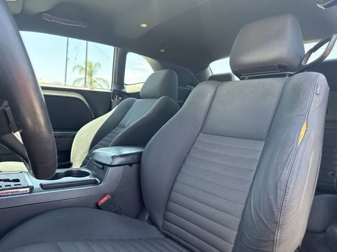 Used 2013 Dodge Challenger SXT RWD image 8