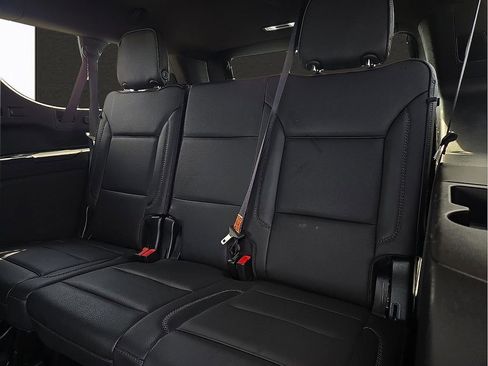Used 2022 GMC Yukon XL Denali image 9