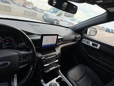 Used 2020 Ford Explorer Limited w/ Hybrid Equipment Group 310A AWD/4WD image 7