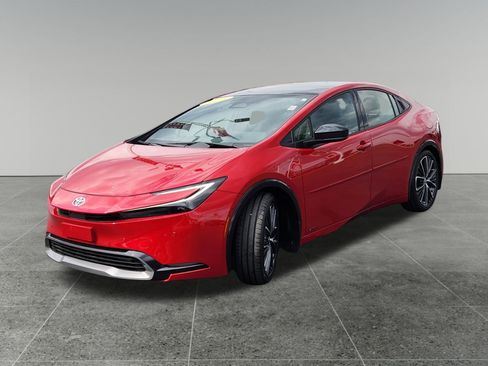 Used 2025 Toyota Prius Limited image 3
