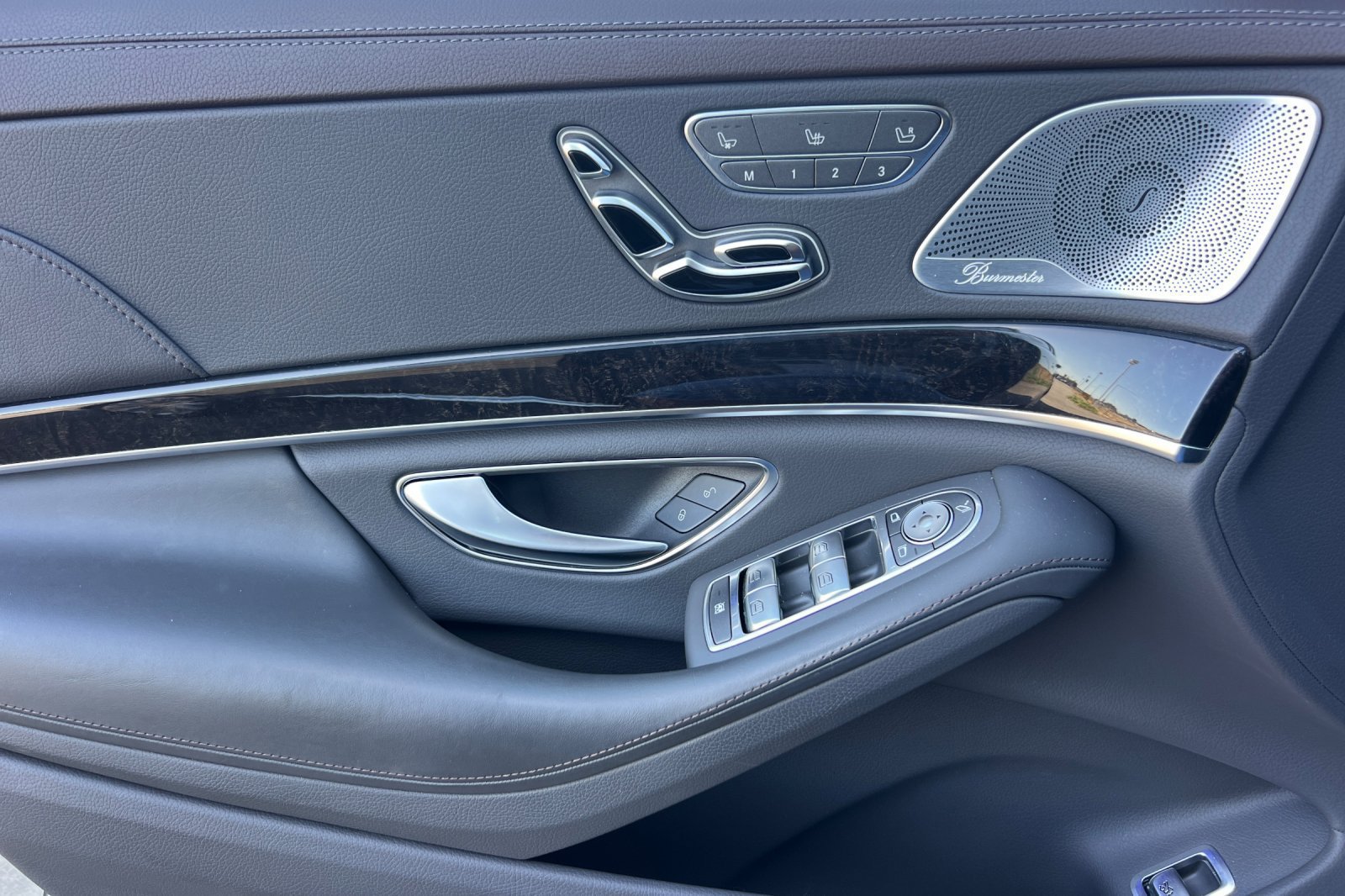 Used 2020 Mercedes-Benz S 560 Sedan image 14