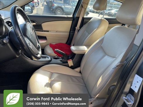 Used 2012 Chrysler 200 Touring image 8