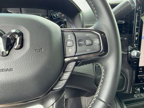 Used 2025 RAM 3500 Limited AWD/4WD image 27