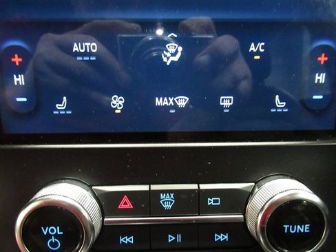 Used 2024 Ford Edge SEL AWD/4WD image 26