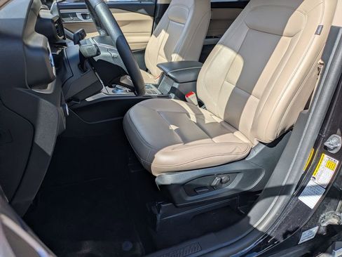 Used 2024 Ford Explorer XLT w/ Equipment Group 202A image 14