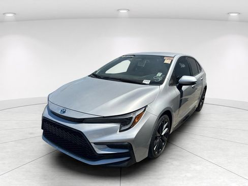 Used 2023 Toyota Corolla SE w/ Carpet Mat Package (TMS) FWD image 2