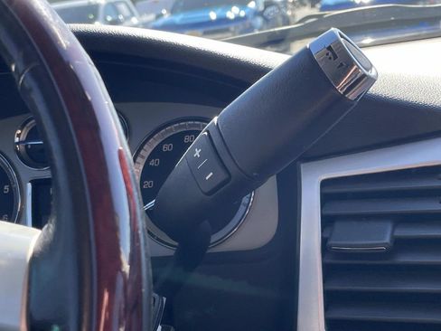 Used 2013 Cadillac Escalade Luxury image 27