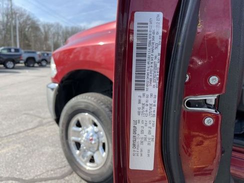 Used 2015 RAM 2500 SLT image 33