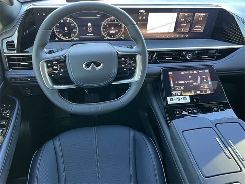New 2026 INFINITI QX80 4WD image 10