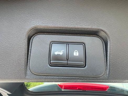 Certified 2024 Nissan Rogue SV AWD/4WD image 15