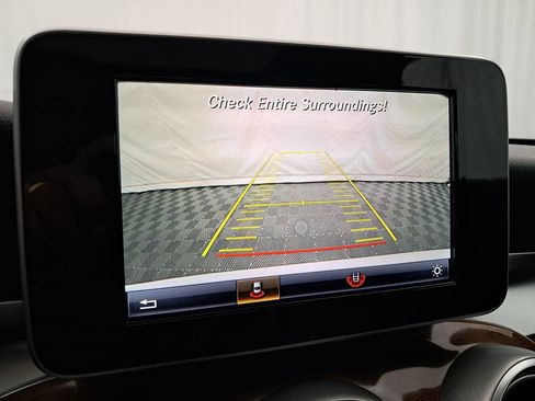 Used 2017 Mercedes-Benz C 300 4MATIC Sedan image 22