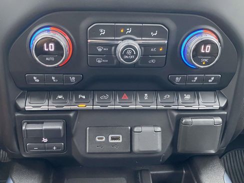 Used 2022 Chevrolet Silverado 1500 LTZ w/ LTZ Premium Package image 30