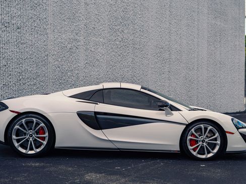 Used 2019 McLaren 570S Spider RWD image 36