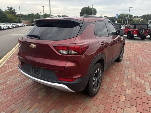 Used 2022 Chevrolet TrailBlazer LT w/ Confidence II Package FWD image 14