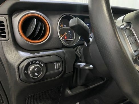 Used 2023 Jeep Gladiator Mojave w/ Cold Weather Group image 14