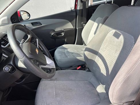 Used 2020 Chevrolet Sonic LT image 10
