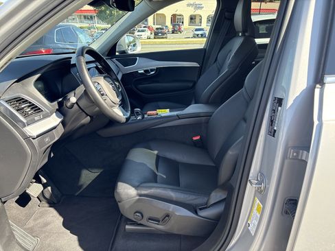Certified 2025 Volvo XC90 B5 Core image 6