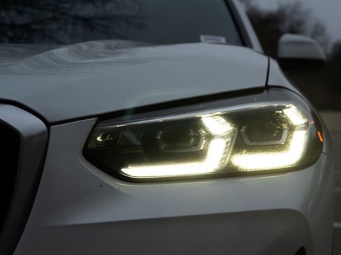 Used 2022 BMW X3 xDrive30i w/ Premium Package image 11