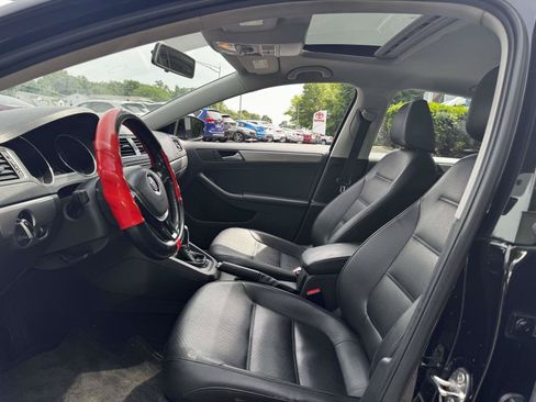 Used 2017 Volkswagen Jetta SE FWD image 15