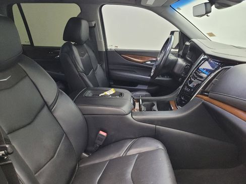 Used 2018 Cadillac Escalade Premium Luxury AWD/4WD image 21