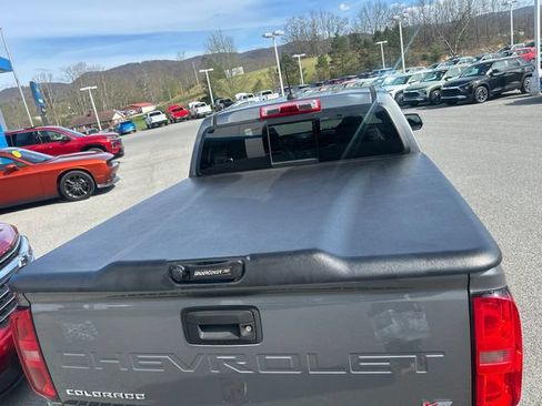 Used 2021 Chevrolet Colorado Z71 AWD/4WD image 8