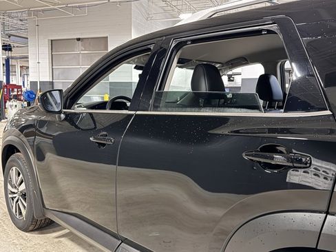 New 2025 Nissan Pathfinder SL image 19