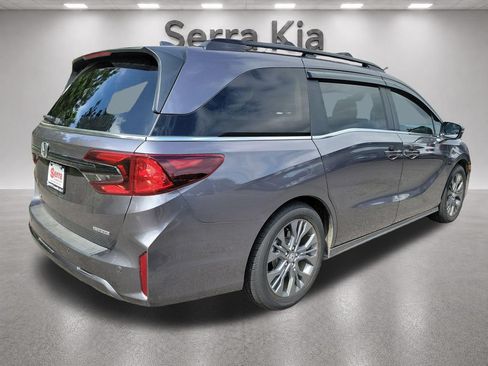 Used 2025 Honda Odyssey Touring image 5
